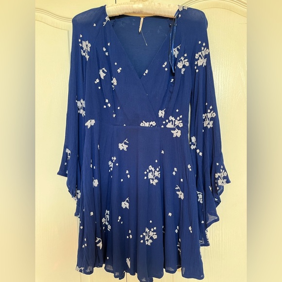 Free people Embroidered dress V Neck Line. - Picture 3 of 6